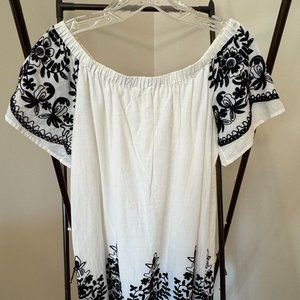 Kori Embroidered Boho Dress Size Small